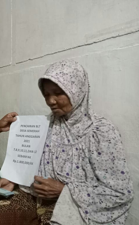 Kades Semerah Mhd Ihsan  Salurkan BLT, Masyarakat Ucapkan Terima Kasih