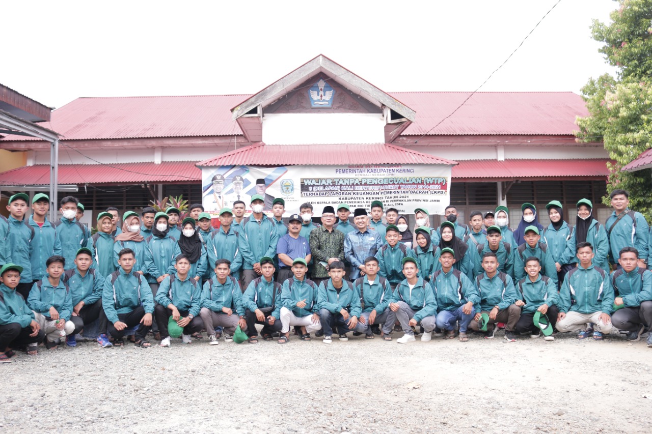 Bupati kerinci lepas Kontingen Atlet POPDA Kabupaten kerinci