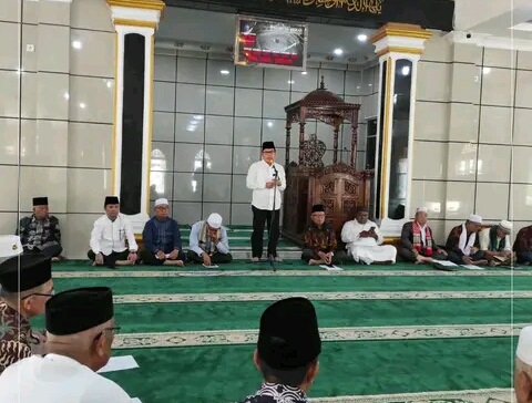 Wako Ahmadi Hadiri Majelis Pengajian Ulama Kabupaten Kerinci-Kota Sungai Penuh. 