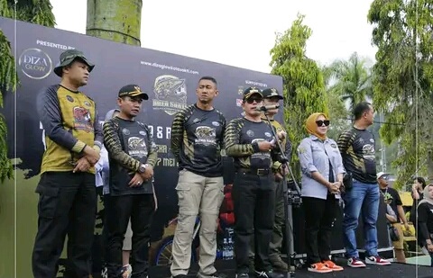 Pemkot Sungai Penuh Lepas Peserta Trail Community - Diza Glow Enduro dan Adventure Kota Sakti