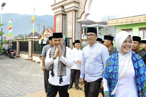 Bupati Kerinci Hadiri Pengajian BKMT Sekaligus Pelepasan Jamaah Calon Haji
