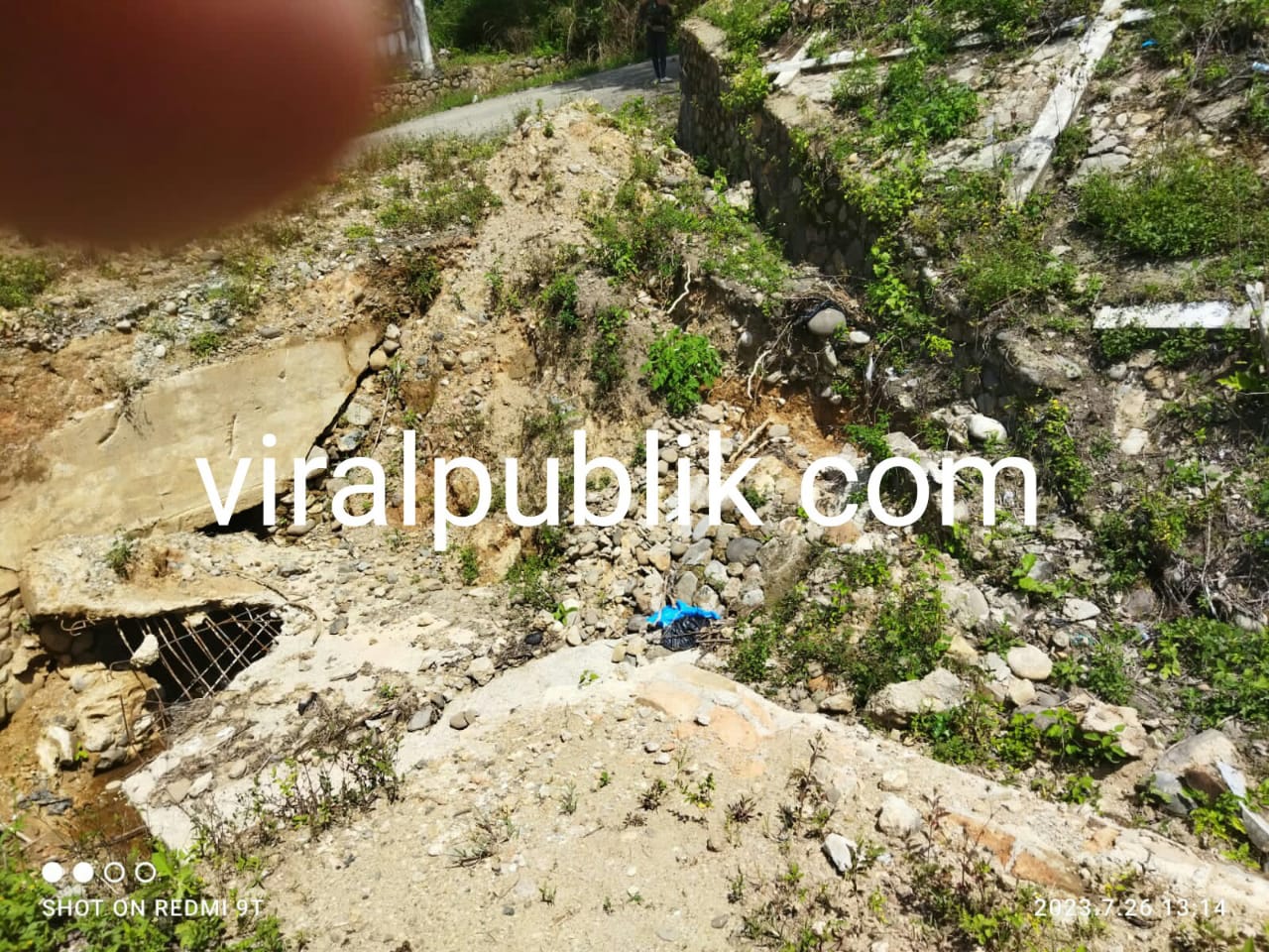 Proyek Irigasi Dan Penahan Tebing Desa Ulu Air  Kumun Hilir Menjadi Proyek Siluman 