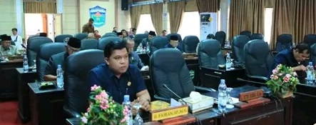 DPRD Sungai Penuh Gelar Paripura Tentang Pandangan Umum Fraksi Terhadap Tiga Ranperda