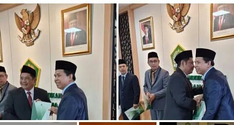 Rektor IAIN Kerinci Dr. H. Asa'ari, M.Ag Terima Penyerahan KMA Guru Besar Rumpun Ilmu Agama