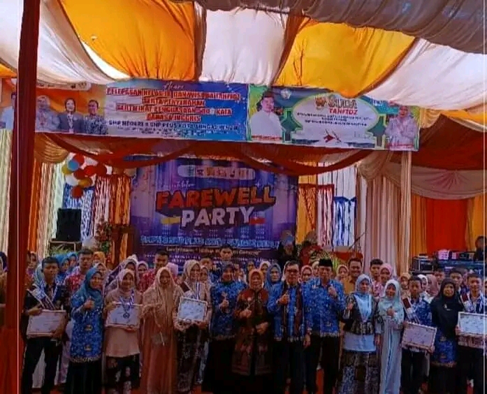  Wako Ahmadi Hadiri Pelepasan Siswa Kelas IX dan Wisuda Tahfiz SMP Negeri 8 Kota Sungai Penuh