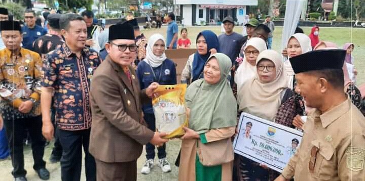 Wako Ahmadi Kukuhkan Perpanjangan Masa Jabatan Kepala Desa Se Kota Sungai Penuh