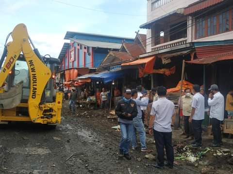 Pembersihan Pasar & Peningkatan Jalan Tanjung Bajure 