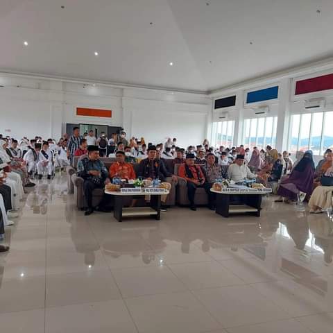 Wisuda Tahfidz Dan Khotmil Qur'an SIT Amanah  Dihadiri Wawako Antos
