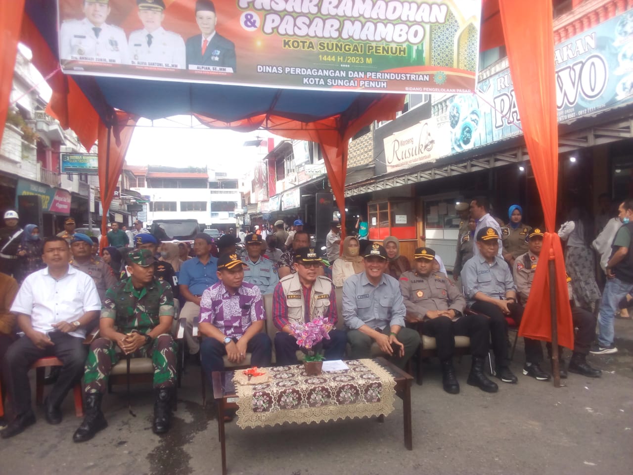 Hadiri Peresmian Pasar Ramadan Dan Pasar Mambo, Ini Harapan Ketua DPRD H.Fajran 