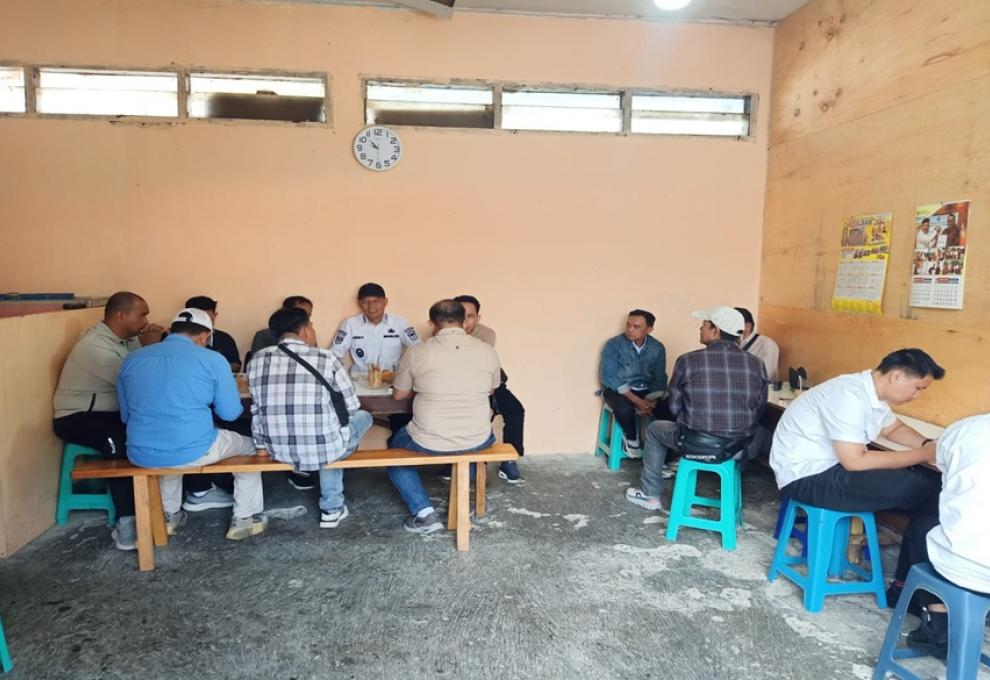 Tak Lapuk di Hujan, Tak Lekang di Panas: Jati Diri Wawako Azhar Ngopi Beramo Insan Pers dan LSM
