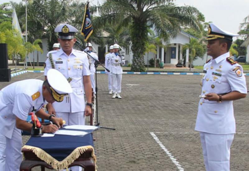 Upacara Serah Terima Jabatan (Sertijab) Komandan Pangkalan TNI AL (Danlanal) Bengkulu, Jumat (15/09/2017).
