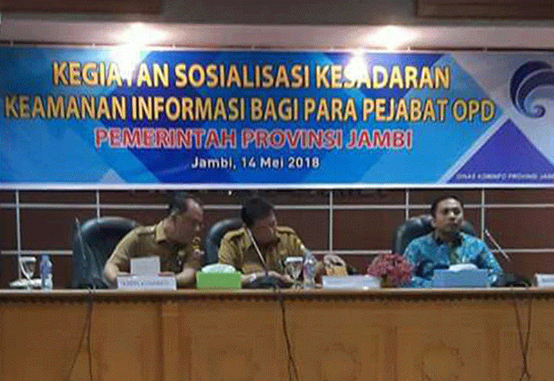 Kegiatan sosialisasi kesadaran keamanan informasi bagi Pejabat Organisasi Perangkat Daerah (OPD) lingkup Pemerintah Provinsi Jambi.