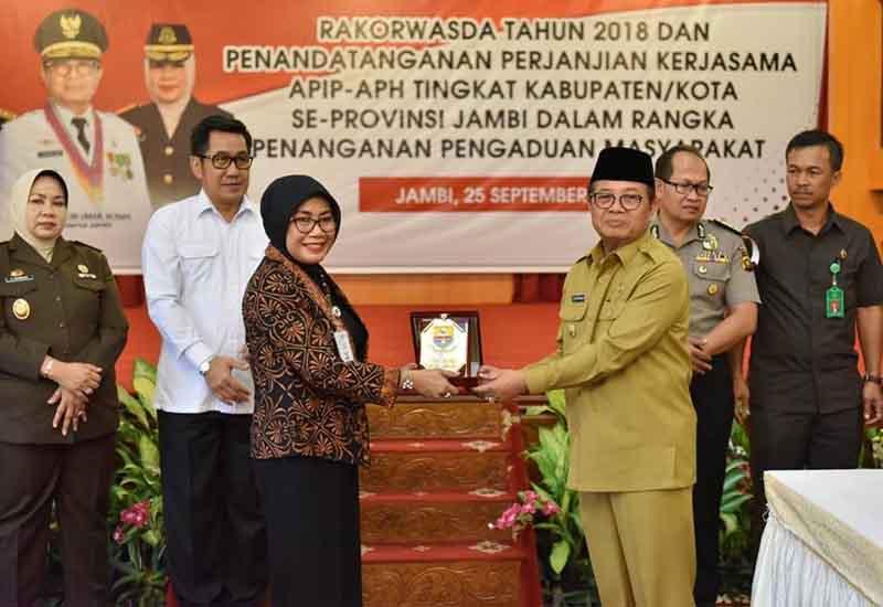 Penandatanganan perjanjian kerjasama antara Aparatur Pengawas Internal Pemerintah (APIP) dengan Aparat Penegak Hukum (APH) meliputi Pemerintah Kabupaten/Kota se-Provinsi Jambi dengan Kejaksaan Negeri dan Kepolisian Resort se-Provinsi  Jambi.