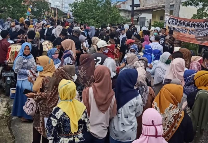 Sempat Diancam Tidak Boleh Blusukan, Warga Koto Lebu Malah Sambut Antusias Fikar - Yos