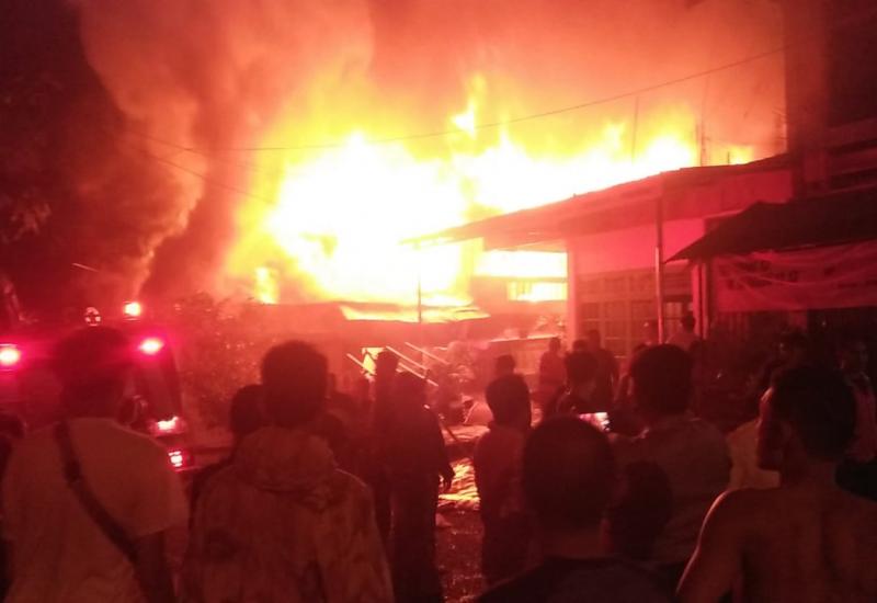 Kebakaran Hebat Habiskan 4 Rumah Warga Di Pondok Tinggi