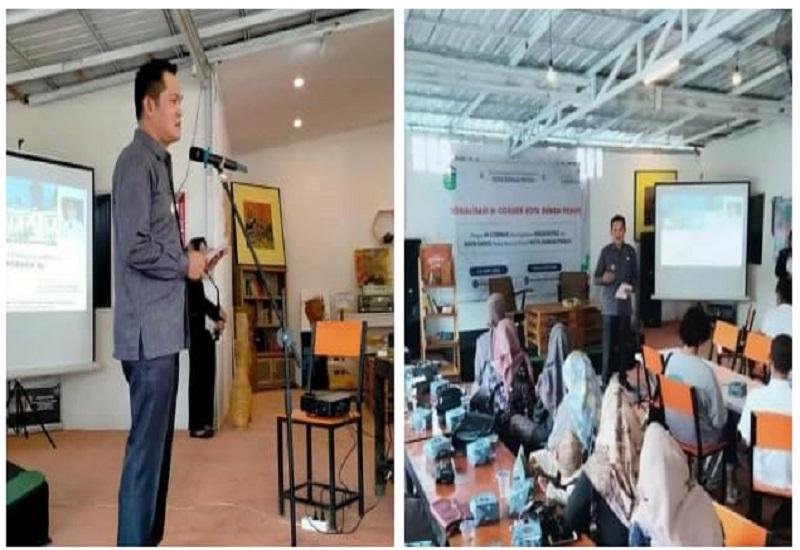 Wakil Walikota (Wawako) Sungai Penuh Alvia Santoni (Antos) membuka Sosialisasi Komunitas Entrepreneur Millenial (M-Corner) Kota Sungai Penuh yang diselenggarakan Dinas Kebudayaan dan Pariwisata di Teras Festival, Rabu (23/6).