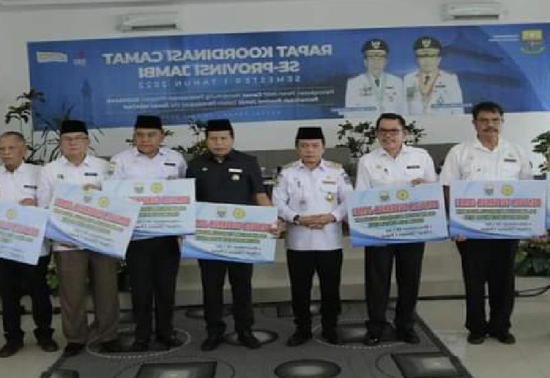 Setelah dipercaya sebagai tuan rumah Rapat Koordinasi (Rakor) Forkopimda Se-Provinsi Jambi, dihari yang sama Kota Sungai Penuh juga dipercaya sebagai tuan rumah Rakor Camat se-Provinsi Jambi di Aula Grand Kerinci Hotel, Rabu (13/7).