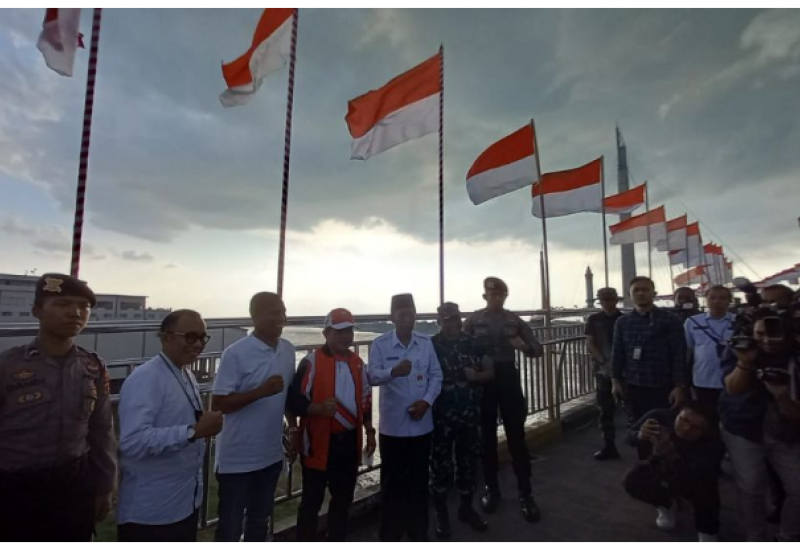Wow, Pempov Jambi Kibarkan 1.000 Bendera Merah Putih di Atas Sungai Batanghari