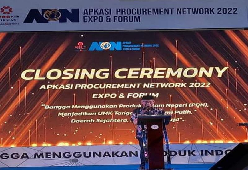 Bupati Kerinci Adirozal Resmi menutup acara Asosiasi Pemerintah Kabupaten Seluruh Indonesia (APKASI) Procurement Network (APN) 2022 yang berlangsung di Jakarta Internasional Expo, Jumat (26/08).