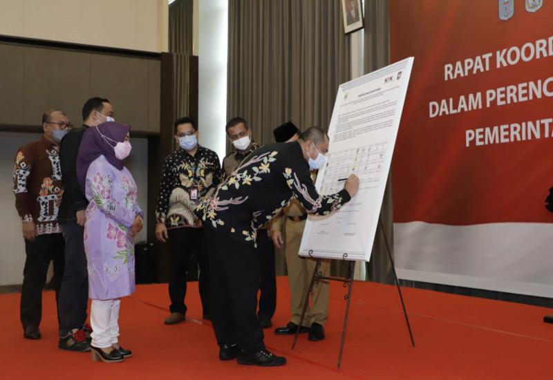 Bupati Kabupaten Bungo, H. Mashuri menghadiri Rapat Koordinasi   (Rakor) pemberantasan korupsi  Terintigrasi Kepala Pemerintah Daerah Se-  Provinsi Jambi yang diselenggarakan Pemerintah Provinsi Jambi  di Swiss-  Belhotel, Selasa (13/09).
