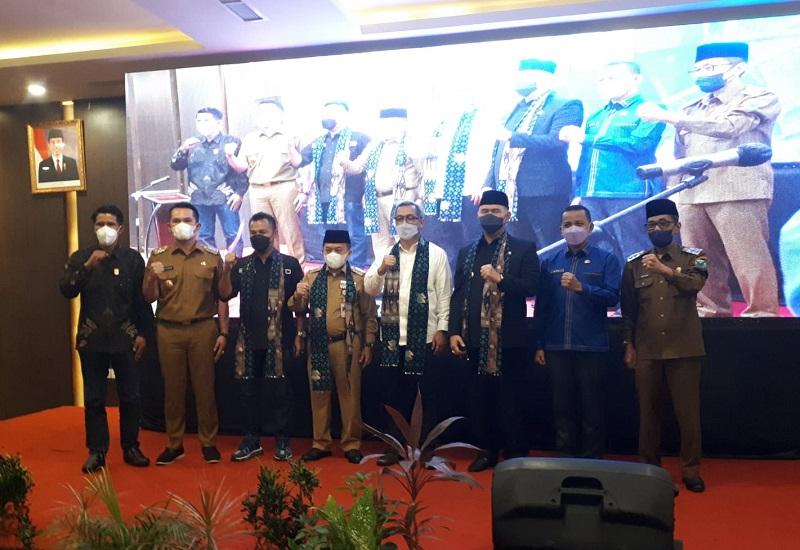 Wakil Bupati (Wabup) Kabupaten Bungo, H. Safrudin Dwi Apriyanto   menghadiri Sosialisasi Pelaksanaan ASO (Analog Switch Off) dan pemberian   secara simbolis STB (Set Top Box) oleh Gubernur Jambi, H. Al Haris di BW   Luxury Hotel Jambi, Senin (27/6).