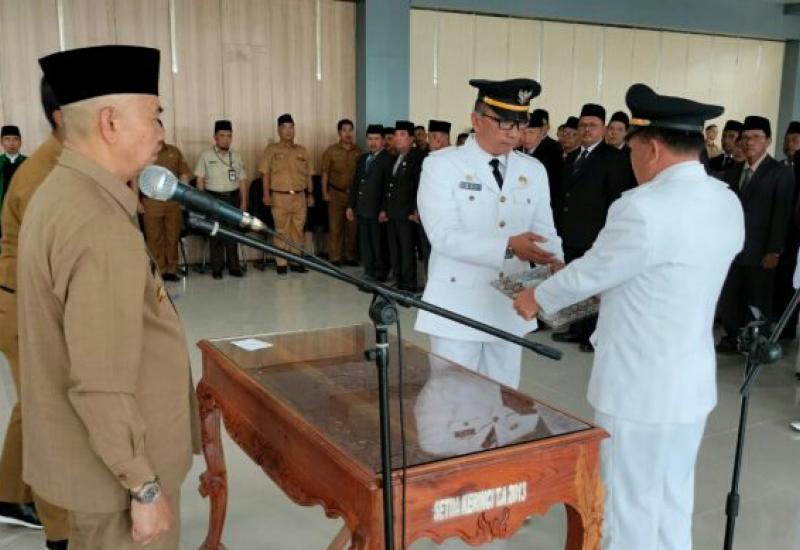 Bupati Adirozal Lantik Pajabat Eselon II,III dan IV
