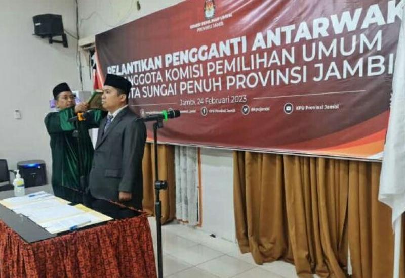 Al Aziari Resmi Jadi Anggota KPU Kota Sungai Penuh  Setelah  Dilantik KPU RI