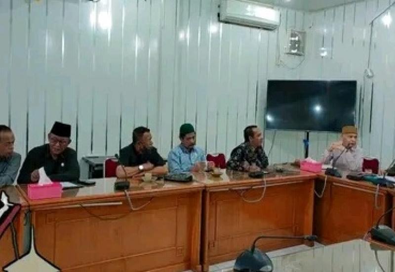 Bapemperda DPRD Kota Sungai Penuh Kunker Ke DPRD Padang 