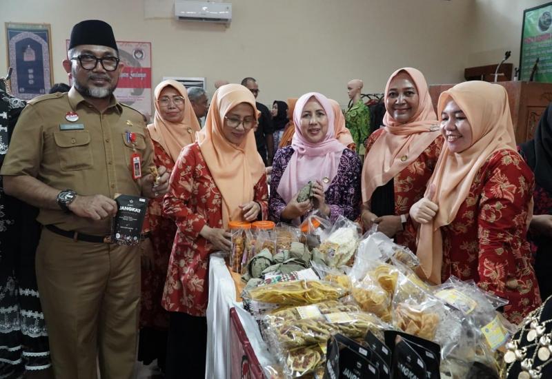 Adakan Bazar Ramadan 1444 H, Sekda Apresiasi DWP Bantu Pemerintah Tekan Inflasi