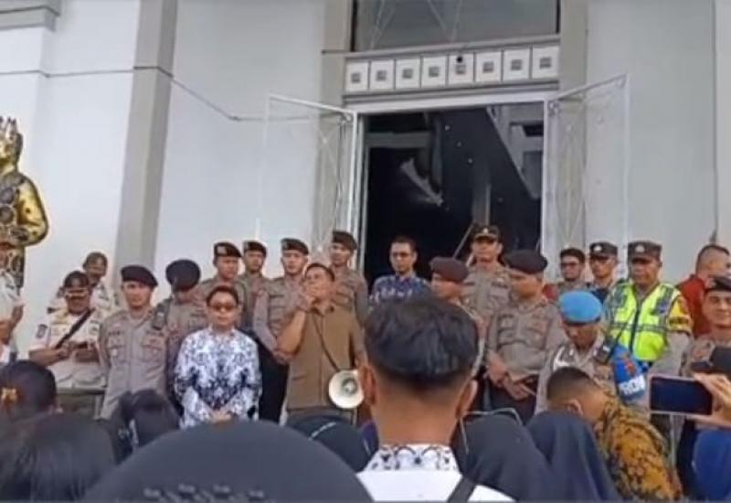 Ketua Komisi IV DPRD Provinsi Jambi Dr. Fadli Sudria SE M. Hum Saat Memberikan Statement