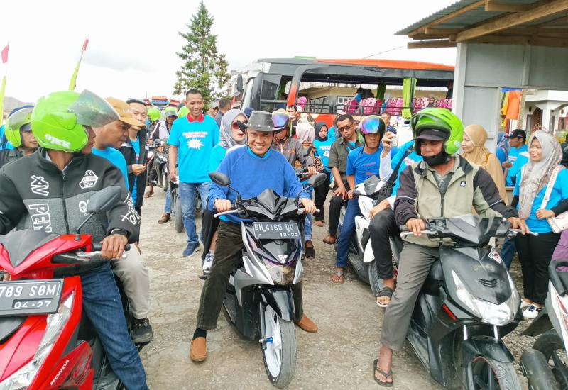 Apresiasi Kualitas Pelayanan, Bupati Kerinci Kunjungi Objek Wisata Gunakan Odong - Odong