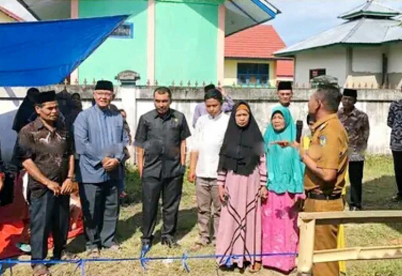 Ketua DPRD Kota Sungai Penuh Lendra Hadiri Penyerahan Rumah Swadaya Masyarakat di Tanah Kampung