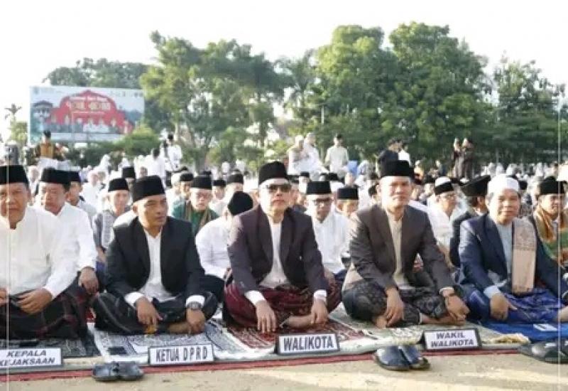 Ketua DPRD Lendra Wijaya Shalat Idul Adha Bersama Masyarakat