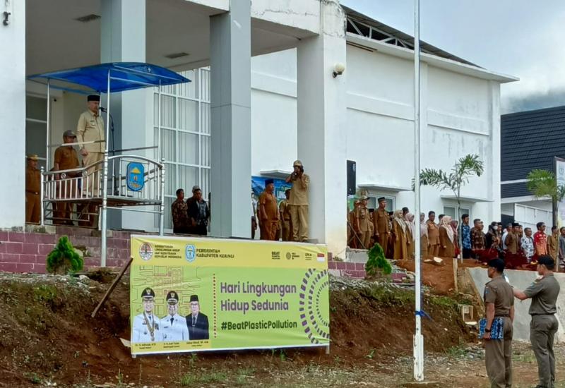 Peringati Hari Lingkungan Hidup Sedunia Tahun 2023, Bupati Kerinci Adirozal Pimpin Apel 