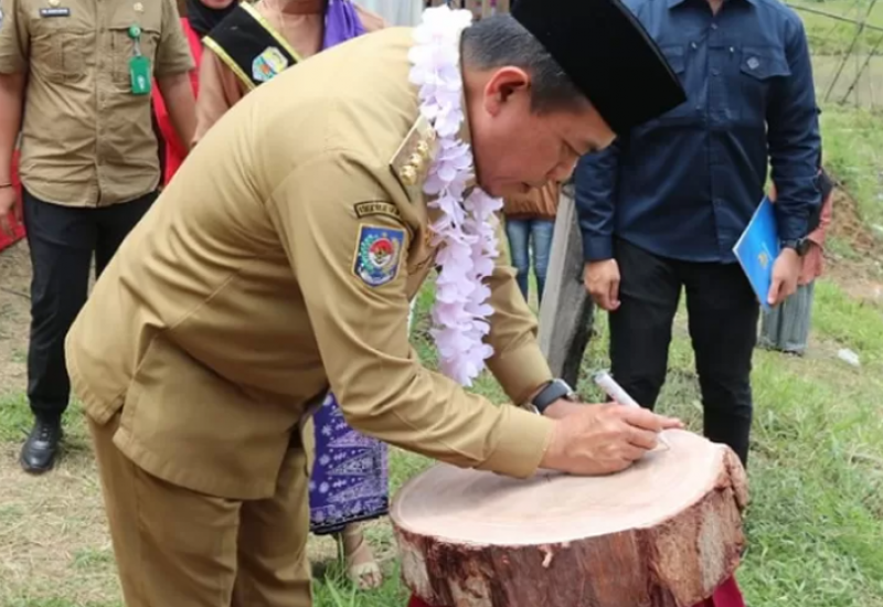 Kembangkan Potensi Wisata, Gubernur Al Haris Resmikan Desa Wisata Dewi Rebung