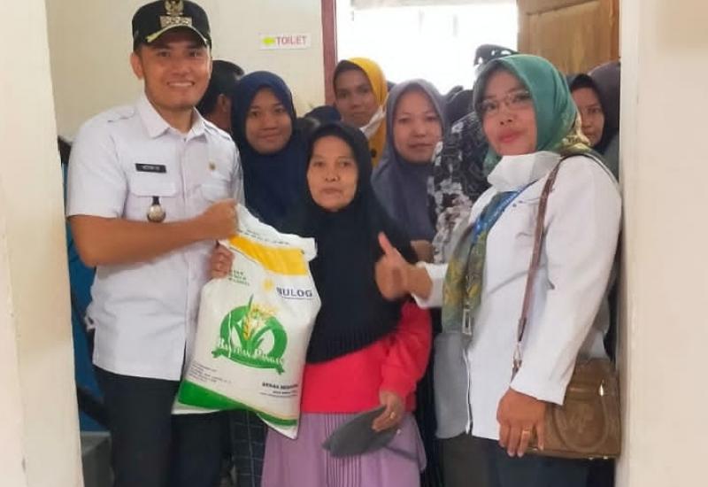 Kecamatan Sungai Bungkal Salurkan Bantuan Pangan Cadangan Beras Pemerintah Tahap 3 Tahun 2023