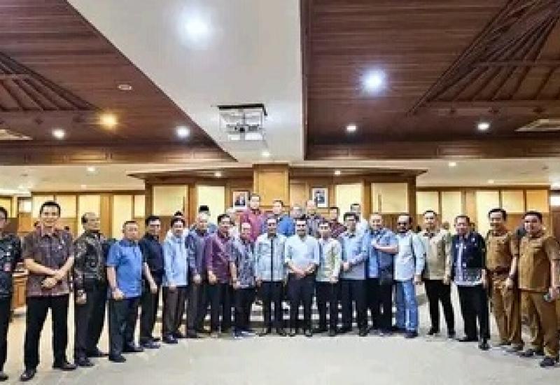 Di DPRD Kabupaten Badung, DPRD Kota Sungai Penuh Laksanakan Kunjungan Kerja