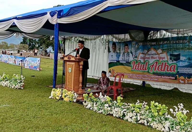Pemkab Kerinci Gelar Shalat Idul Adha 1445 H Bersama Masyarakat di Lapangan Merpati Hiang