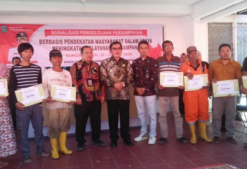 HUT Lingkungan Hidup Kota Sungai Penuh, Wako Ahmadi Hadiri Sosialisasi Pengelolaan Persampahan