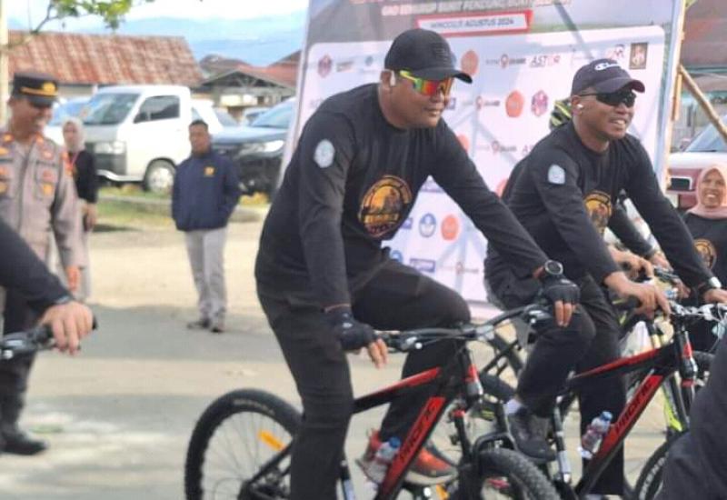 Bersama PJ Bupati Kerinci, Dandim 0417/Kerinci Hadiri Bike Adventure Kerinci