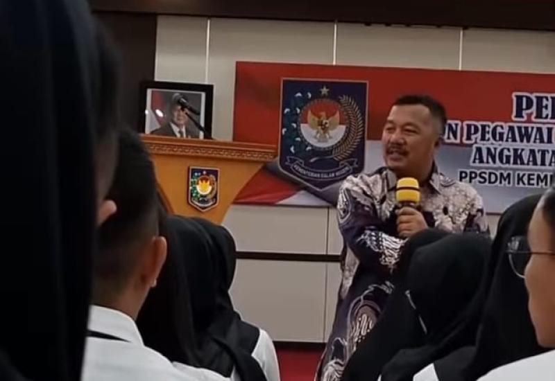 Bupati Kerinci Monadi Berikan Motivasi dan Inspirasi Kepada CPNS  Bupati Kerinci Monadi Berikan Motivasi dan Inspirasi Kepada CPNS