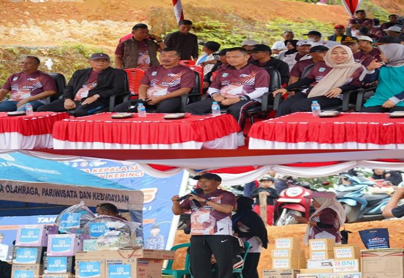 Jalur Dua Bukit Tengah "Lautan Manusia", CFD Spesial Hardiknas 2026 Sukses Besar!