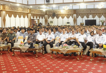 Pembekalan Calon Pegawai Negeri Sipil (CPNS) pada Kantor Wilayah Kementerian Hukum dan HAM Jambi oleh Menteri Hukum dan HAM Republik Indonesia, bertempat di Auditorium Rumah Dinas Gubernur Jambi, Jumat (13/7).