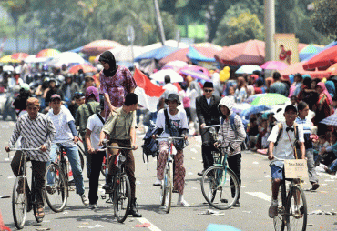 Pawai Pembangunan dengan tema “Merajut Budaya dalam Kebhinnekaan Menuju Jambi TUNTAS 2021” dalam rangka memeriahkan Hari Ulang Tahun (HUT) RI ke-73, Sabtu (18/08/2018).