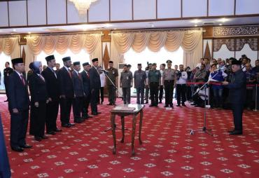 Pelantikan dan Pengambilan Sumpah Jabatan Pejabat Pimpinan Tinggi Pratama di Lingkungan Pemerintah Provinsi Jambi, bertempat di Auditorium Rumah Dinas Gubernur Jambi, Rabu (21/11/2018).