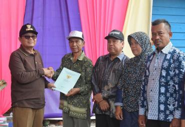 Panen Raya Kolam Pertiwi yang dikelola Badan Usaha Milik Desa (BUMDes) Wisata Desa Pendung Talang Genting Kecamatan Danau Kerinci.
