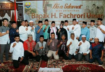 Doa selamat atas pelantikan Fachrori Umar sebagai Gubernur Jambi sisa masa Jabatan 2016-2021 oleh Presiden Republik Indonesia, berlangsung di Rumah Dinas Gubernur Jambi, Minggu (17/2/2019). 