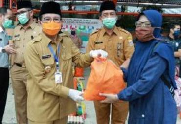 Gubernur Jambi Berikan Bantuan Kepada Penyandang Difabel