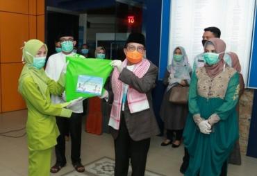 Tugas Kemanusiaan, Fachrori Umar Berikan Semangat Kepada Paramedis di Malam Takbiran