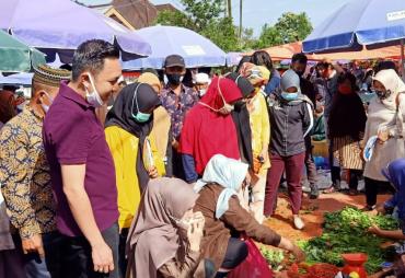 Fikar-Yos Blusukan  Pasar Swalayan Pagi Ulu Air Hingga Keliling Kampung Sandaran Galeh